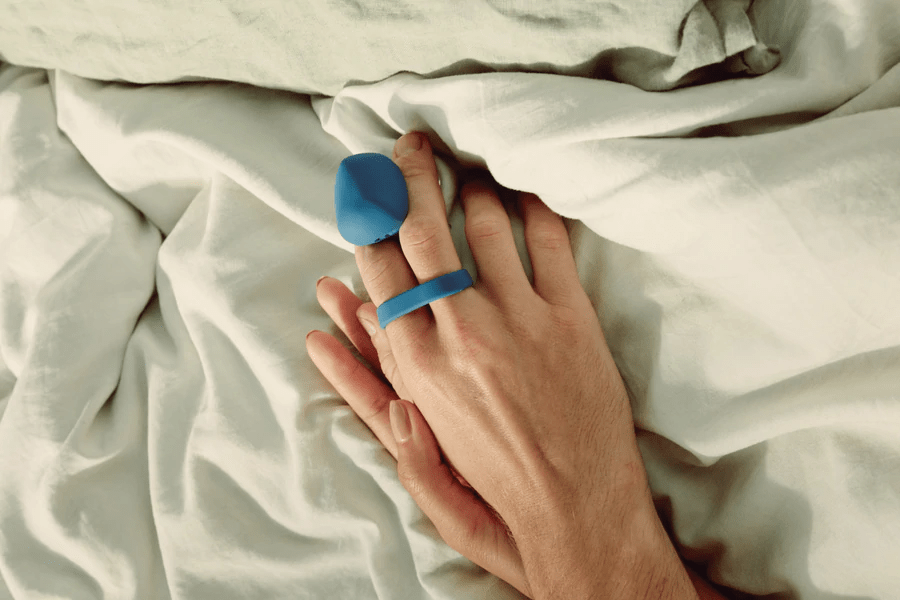 Dame Fin Finger Vibrator - Navy