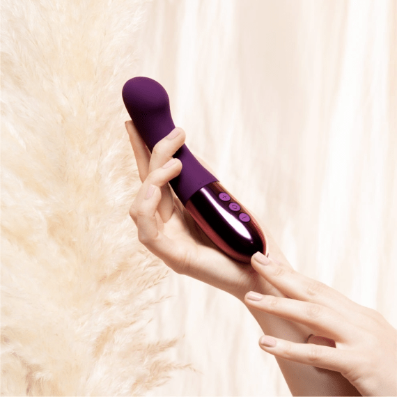 Le Wand Gee - G-Spot Targeting Rechargeable Vibrator - Dark Cherry