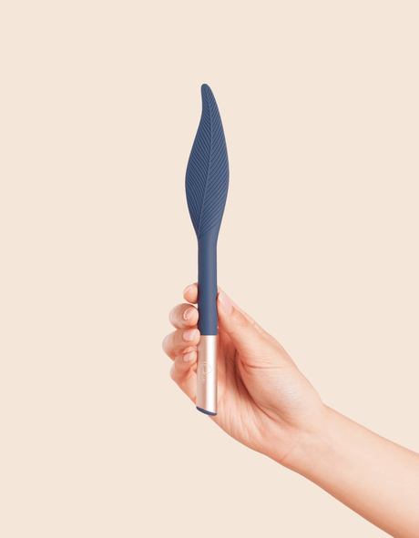 Deia The Feather - Vibrating Tickler