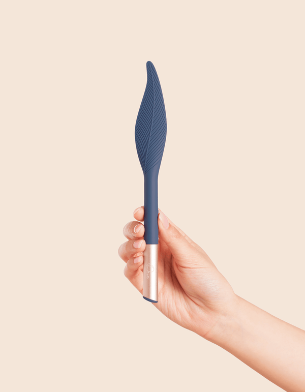 Deia The Feather - Vibrating Tickler