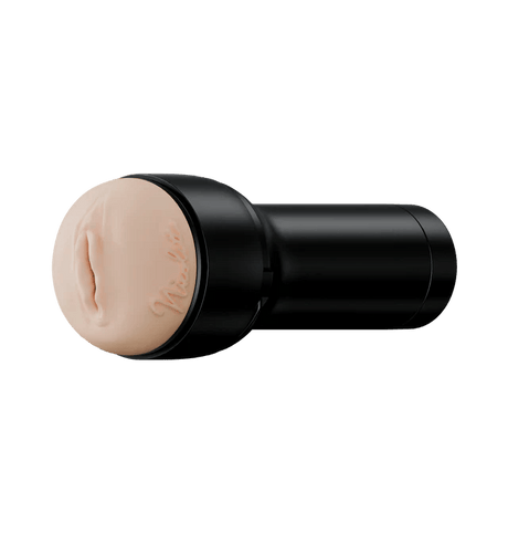 FeelNicolette Stroker