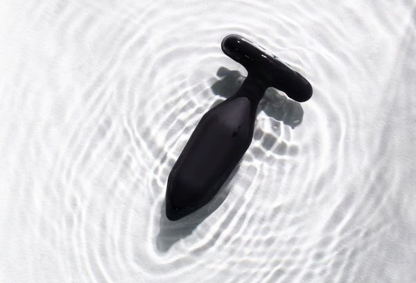 Je Joue Onyx Vibrating Butt Plug Black