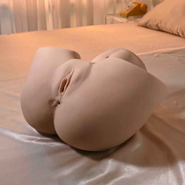 Squirt For Me XL Riley Reid Realistic Squirting Sucking Vibrating Stroker - Light